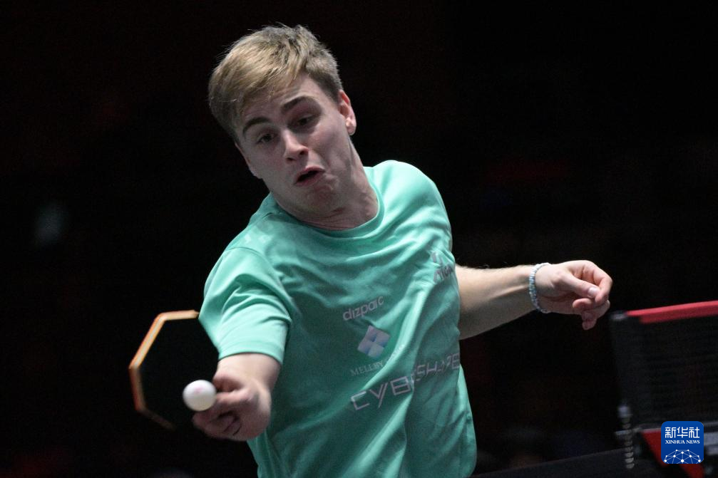 他就在男子 他就在男子