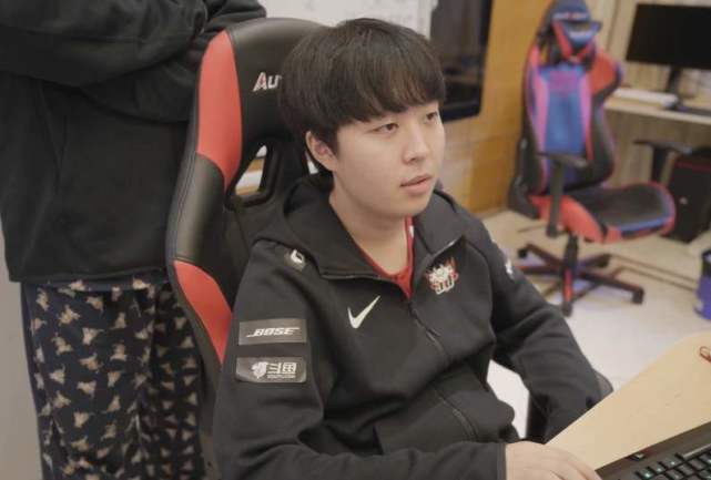 源源不断地 源源不断地