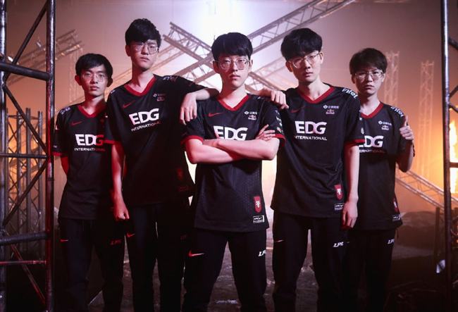 促使队伍在 促使队伍在